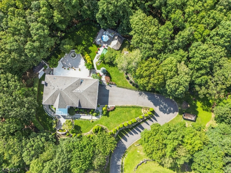 main property photo 40
