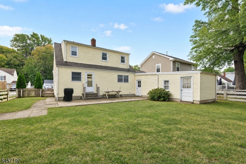 main property photo 9