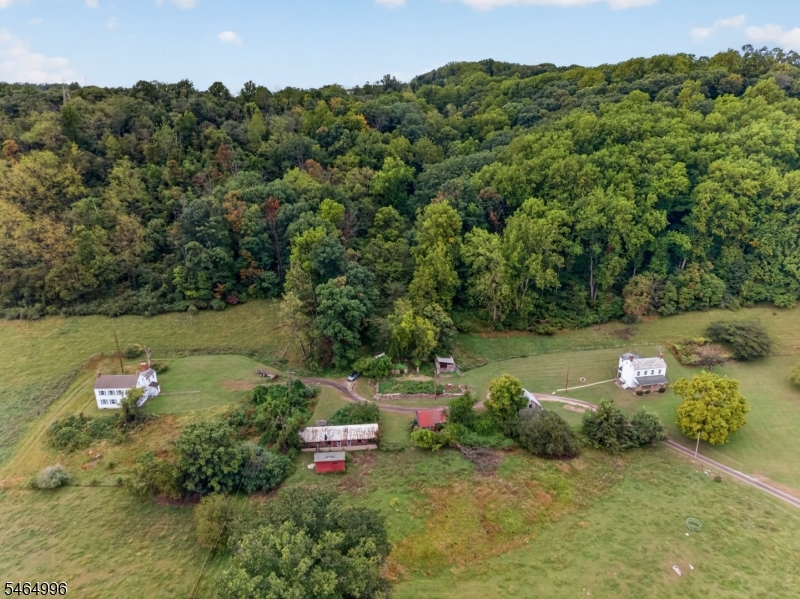main property photo 33