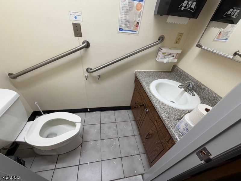 main property photo 11
