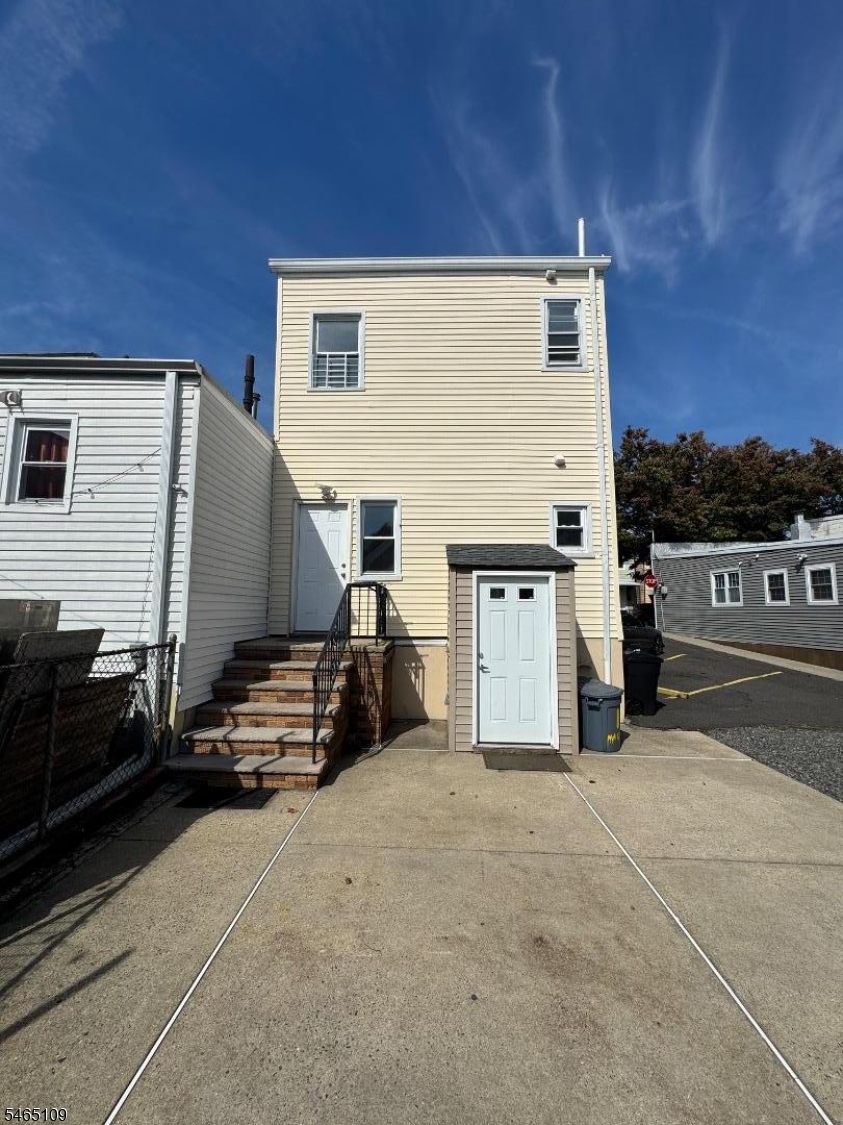 main property photo 13