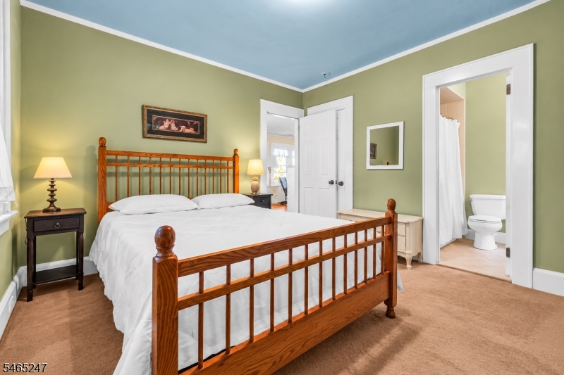 main property photo 17