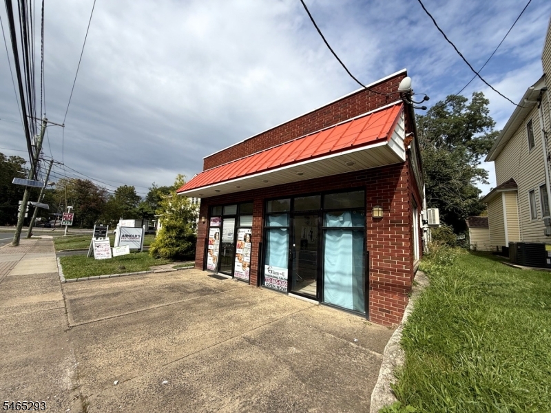 main property photo 8