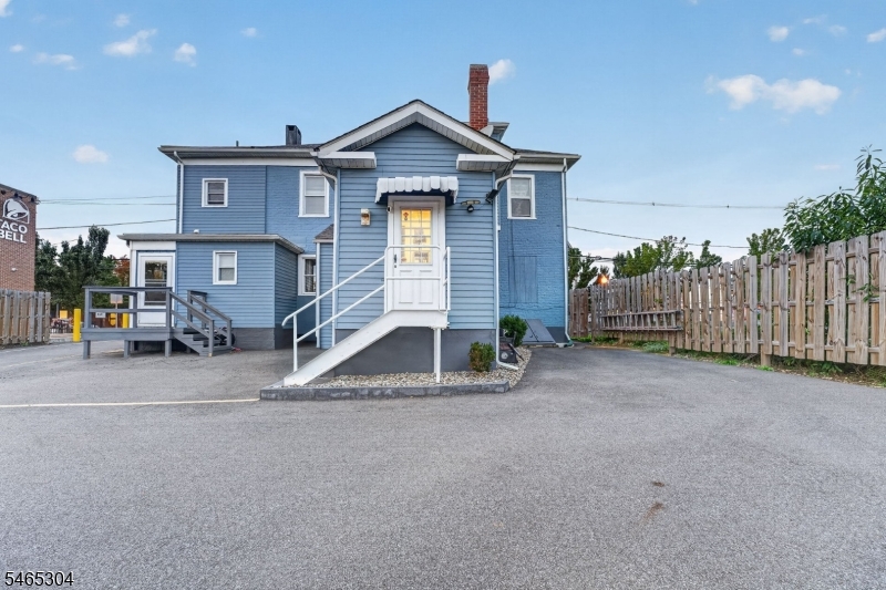 main property photo 13