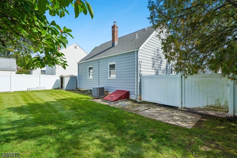 main property photo 32