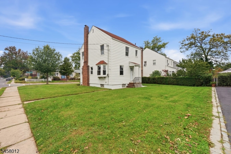 main property photo 23
