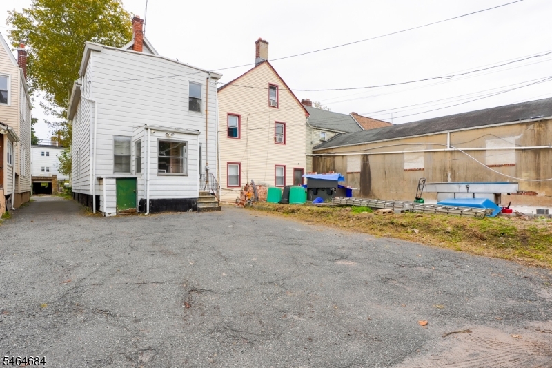 main property photo 17