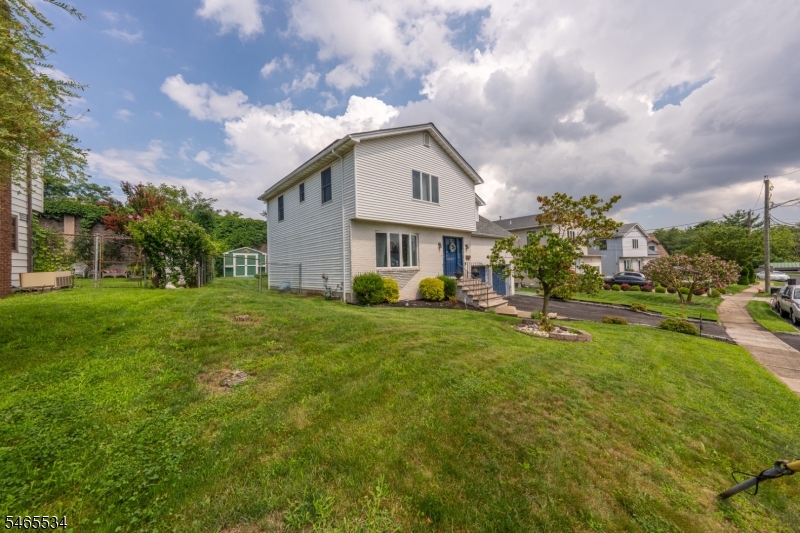main property photo 30