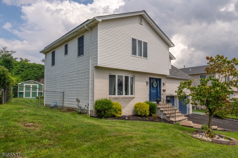 main property photo 31