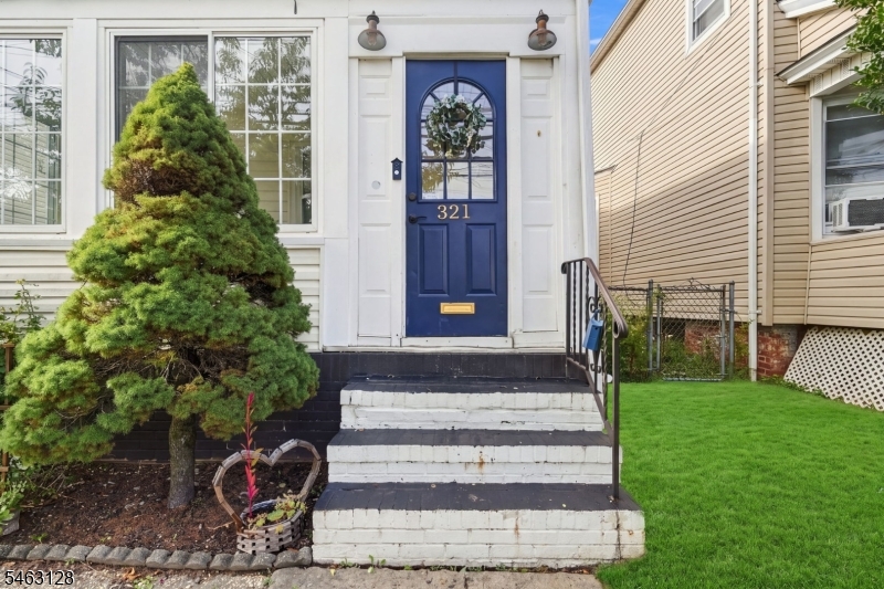 main property photo 28