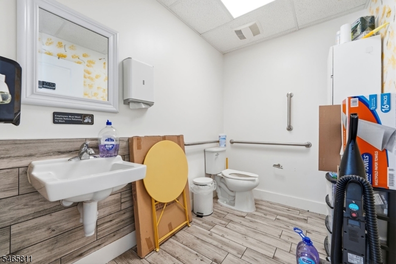 main property photo 6