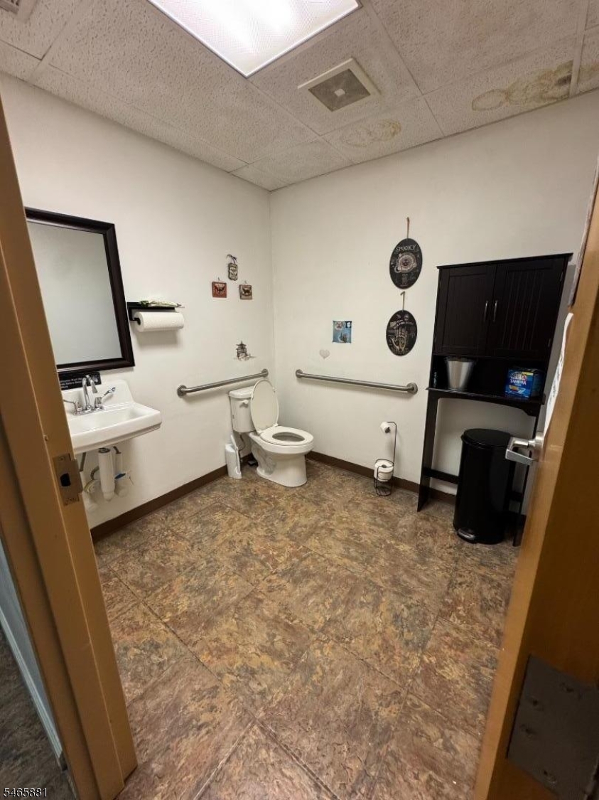 main property photo 14