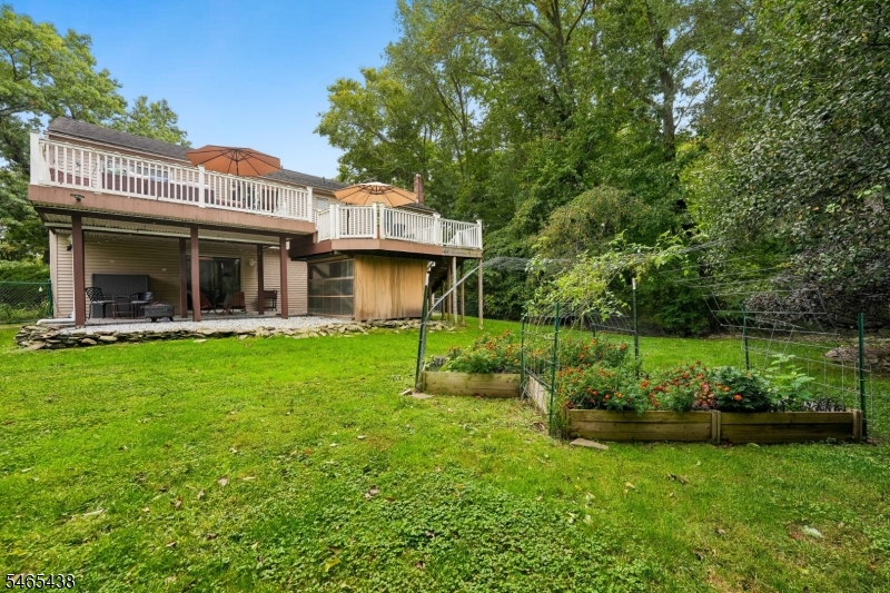 main property photo 40
