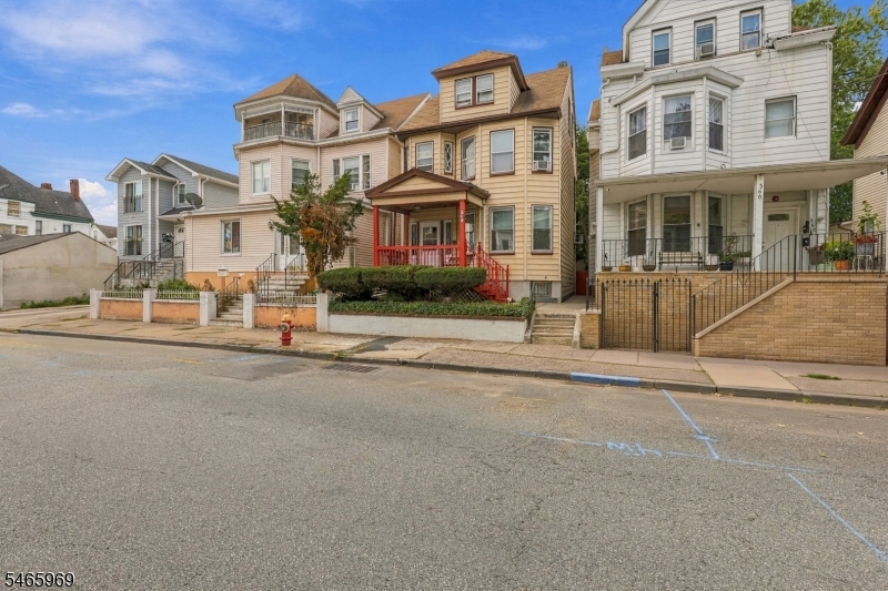 main property photo 9