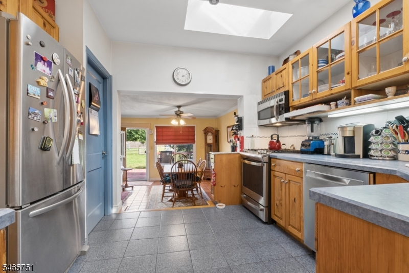 main property photo 9