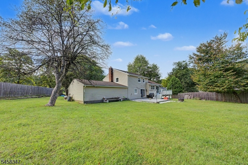 main property photo 40