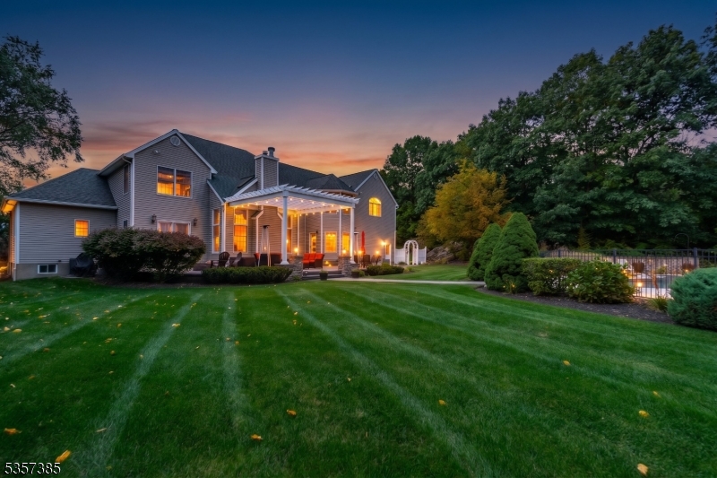 main property photo 12
