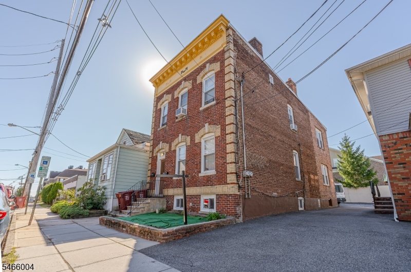 main property photo 23