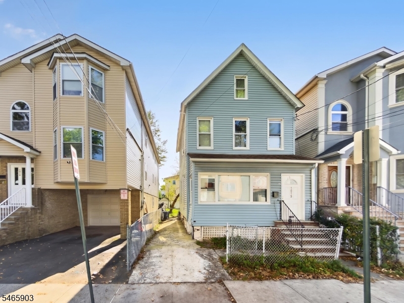 main property photo 3