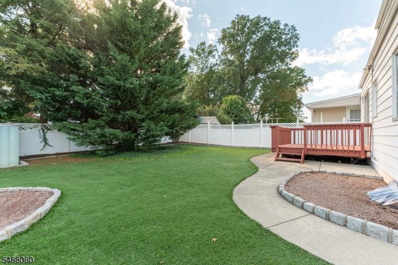 main property photo 28