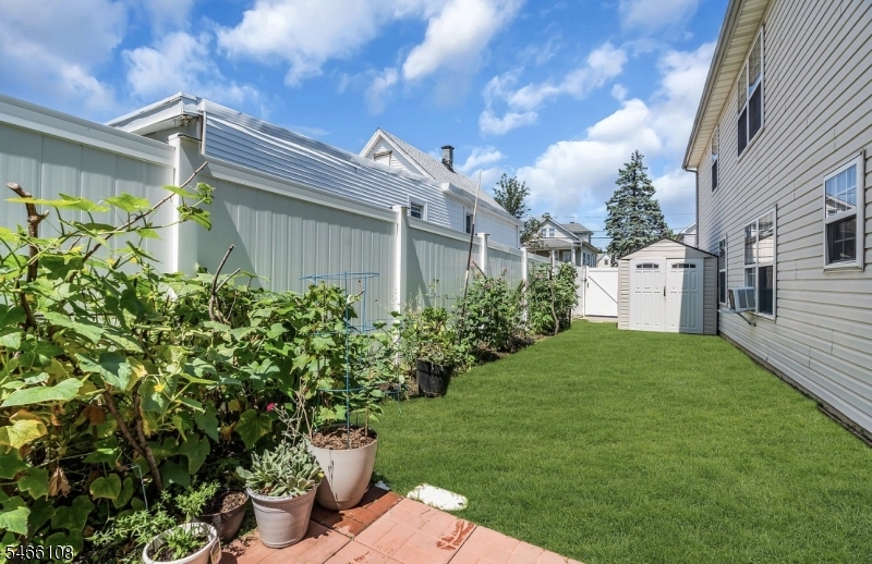 main property photo 19