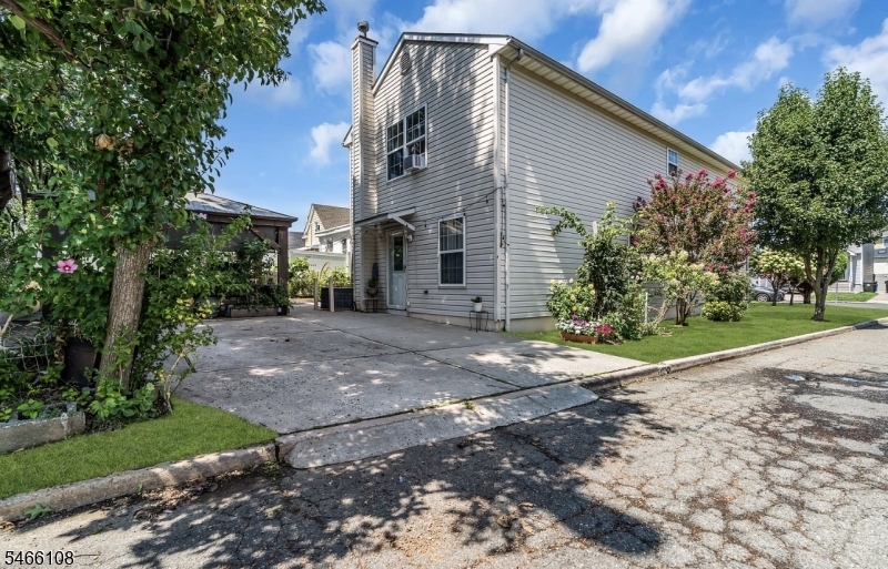 main property photo 20