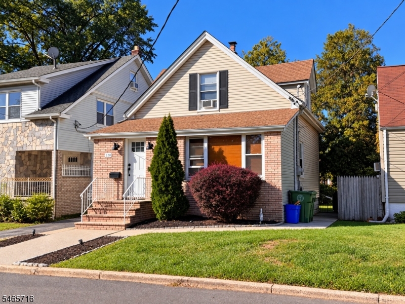 main property photo 16