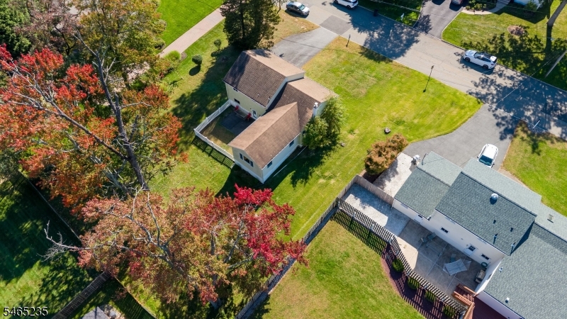 main property photo 28