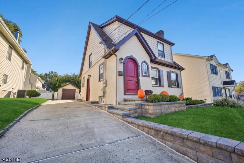 main property photo 24