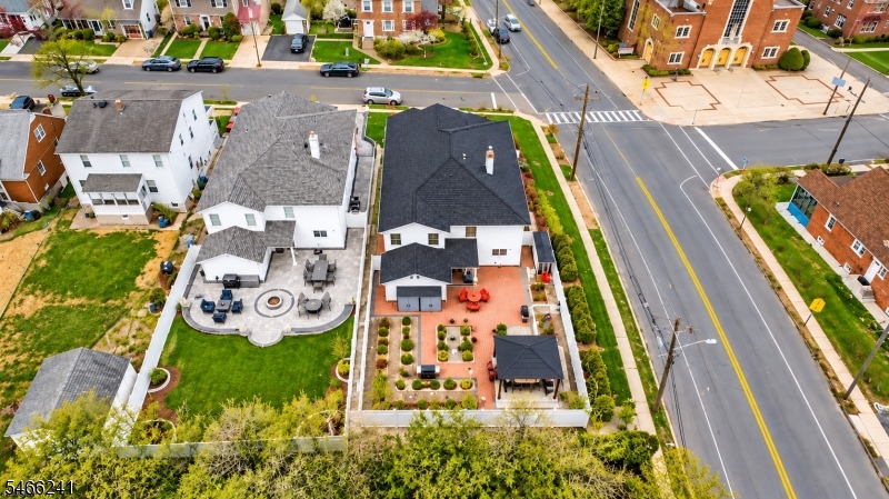 main property photo 30