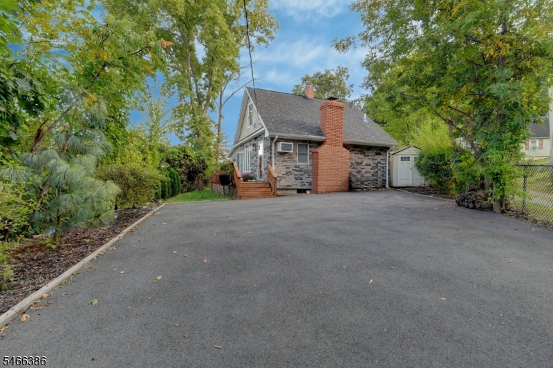 main property photo 34