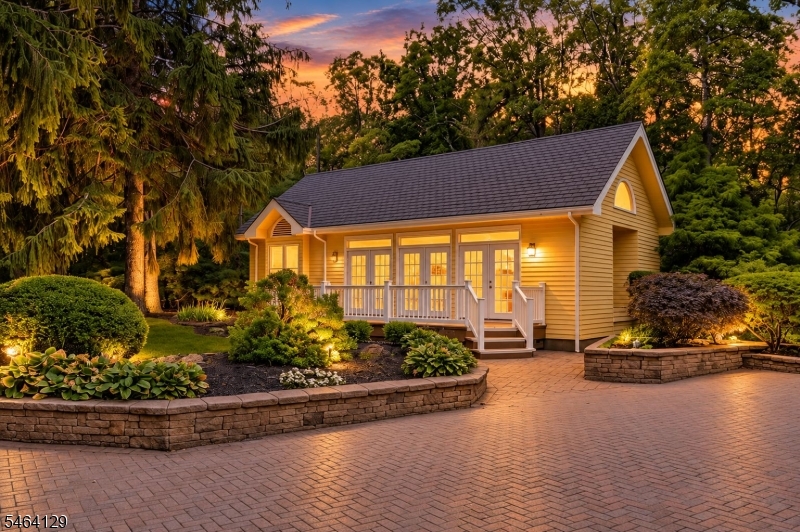main property photo 19