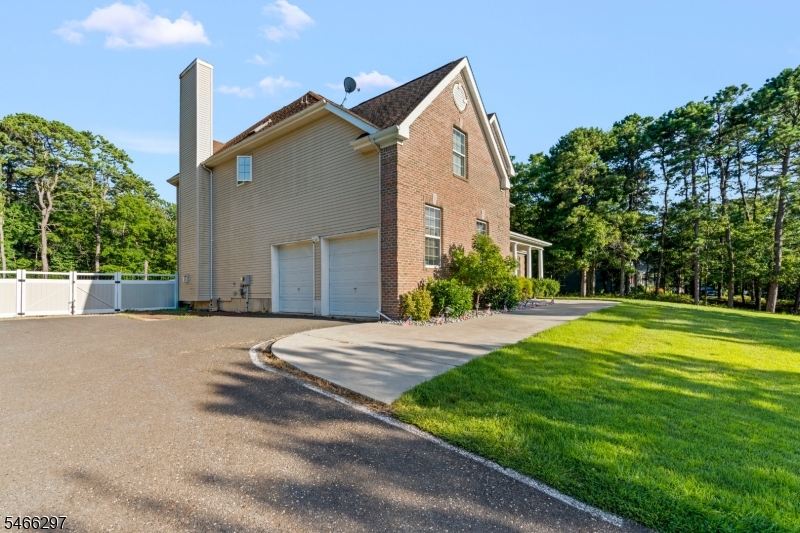 main property photo 24