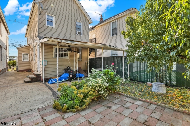 main property photo 22