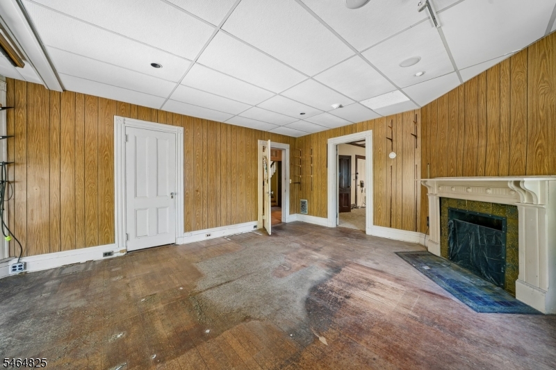 main property photo 14