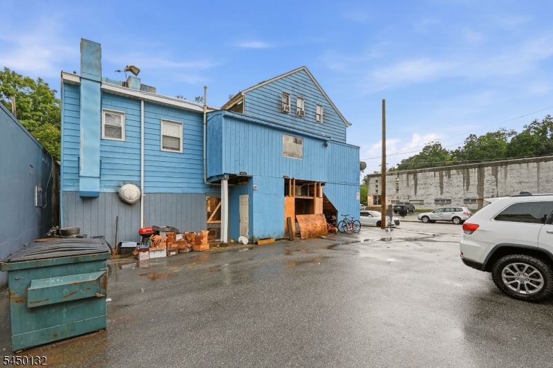 main property photo 25