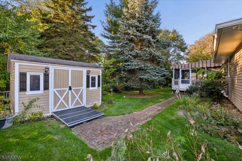 main property photo 32