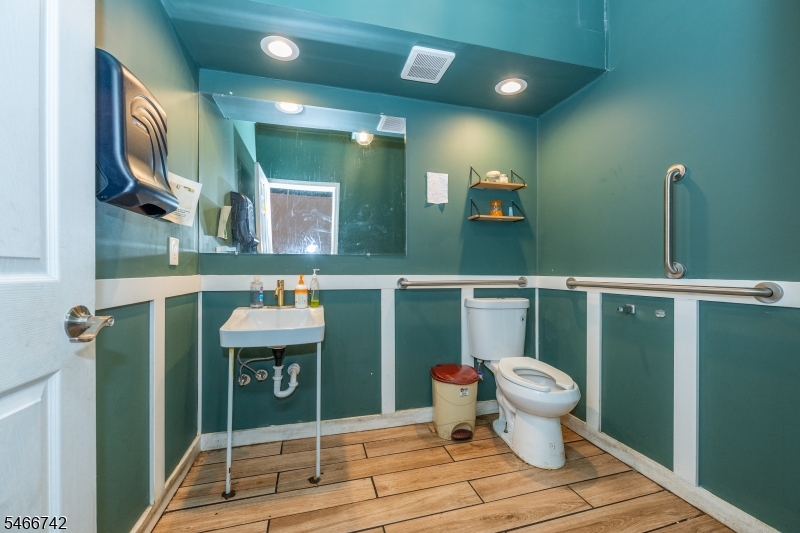 main property photo 3