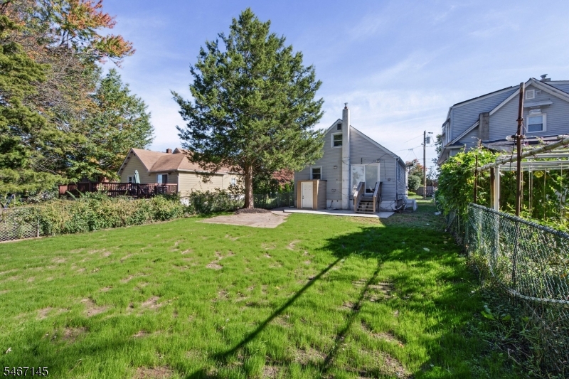 main property photo 41