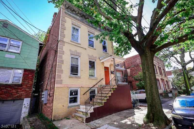 main property photo 11