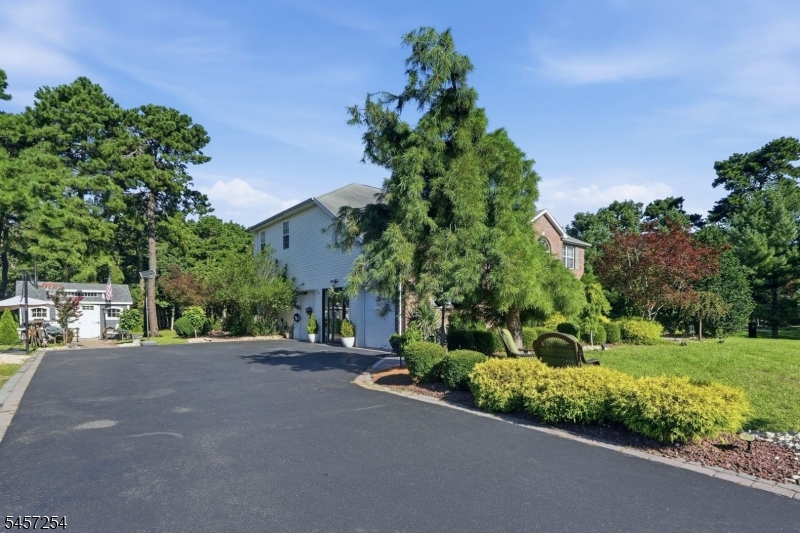 main property photo 43