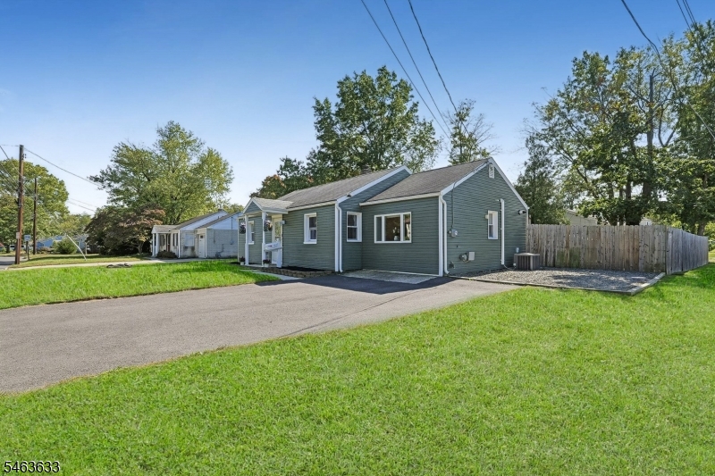 main property photo 30
