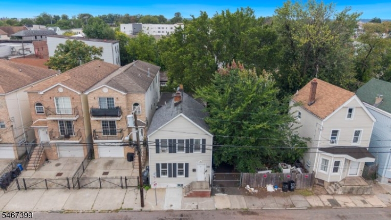 main property photo 9