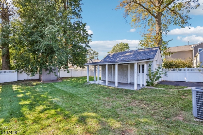 main property photo 32