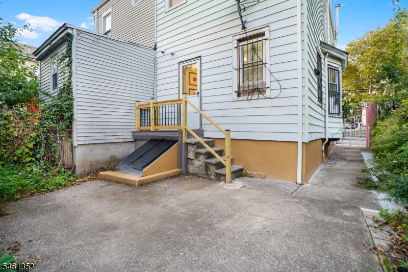 main property photo 26