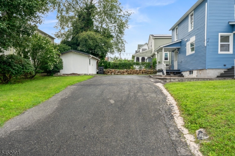 main property photo 41