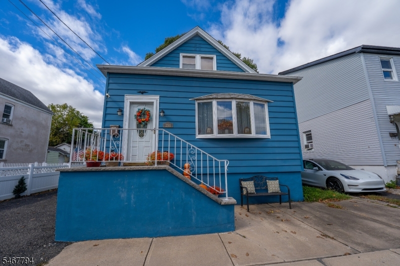 main property photo 3