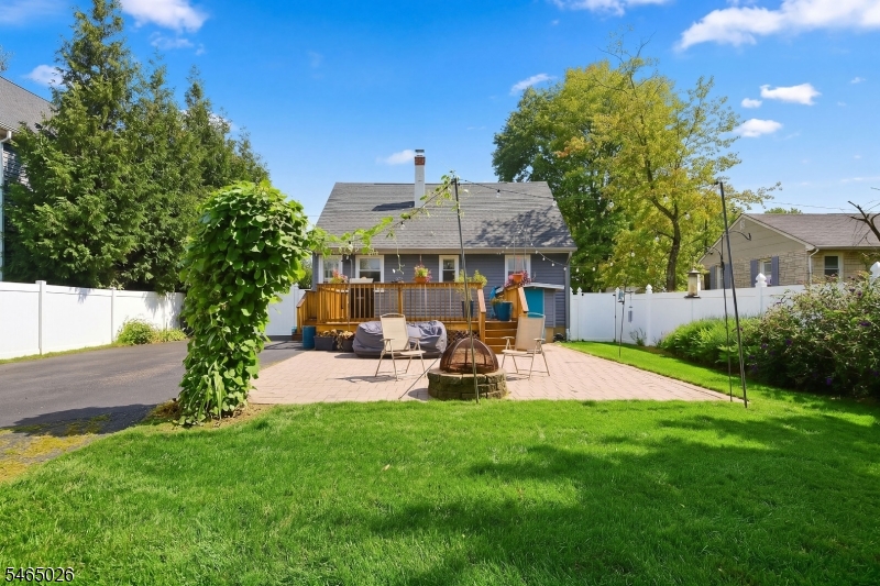 main property photo 9
