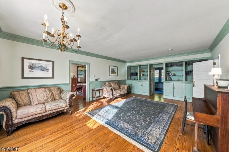 main property photo 9