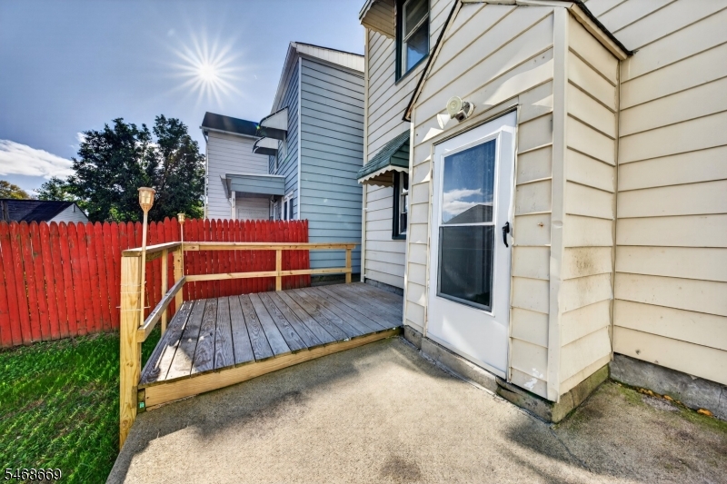 main property photo 10